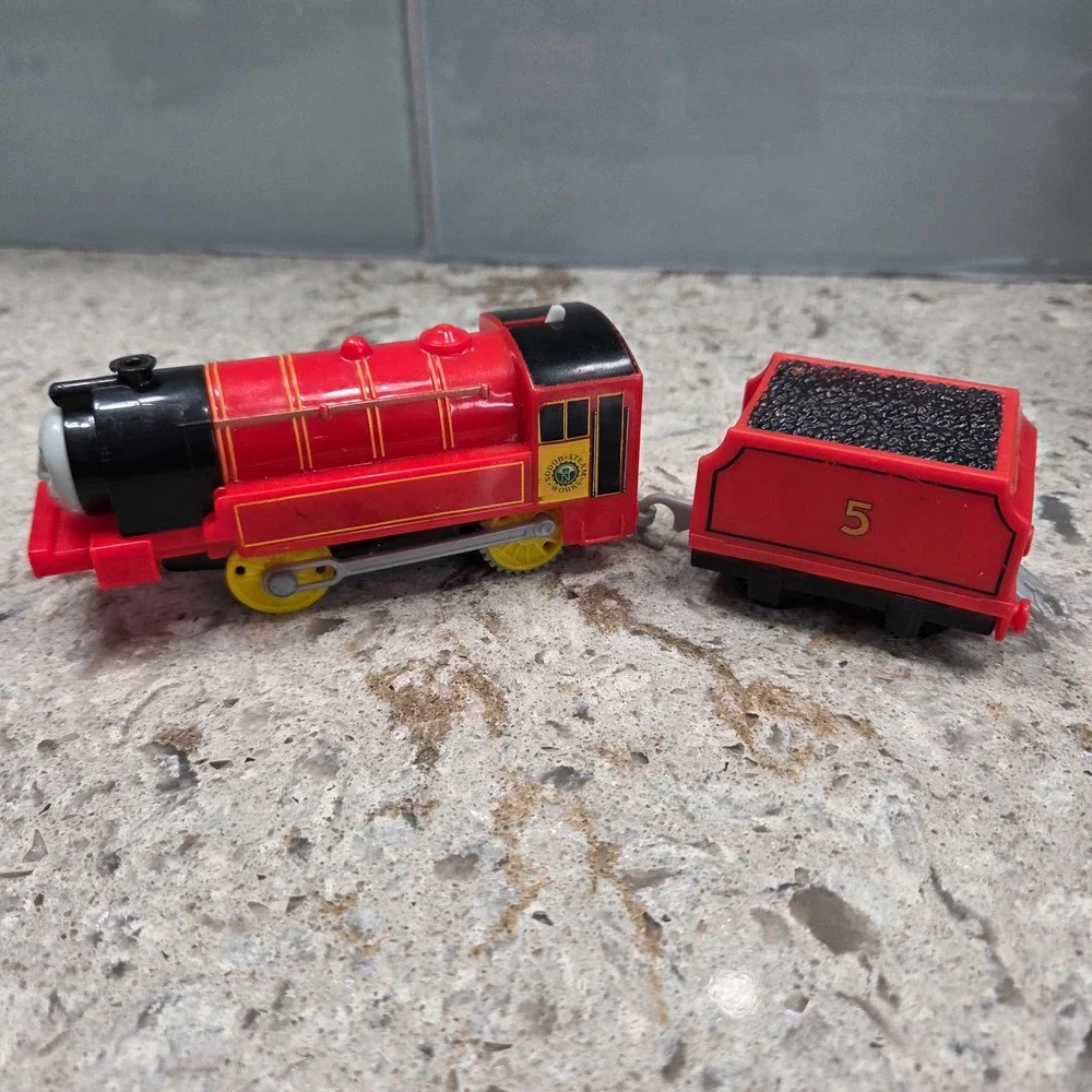 Fisher Price TrackMaster Victor‎ Working Motorized Engine Sodor Steam Red 5